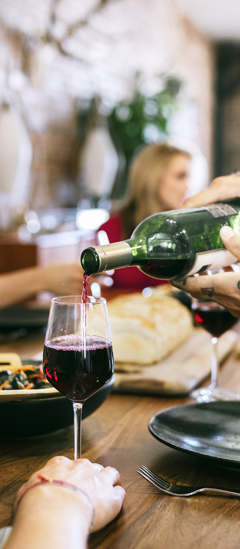 684770c6371e1676912d2cc2_wine-club-1